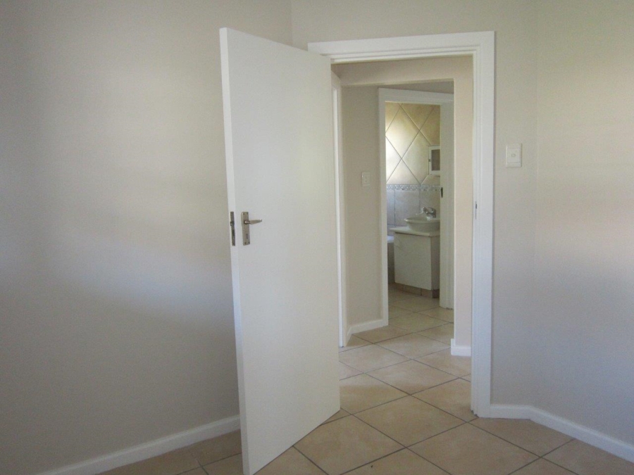 To Let 3 Bedroom Property for Rent in Beacon Bay Eastern Cape